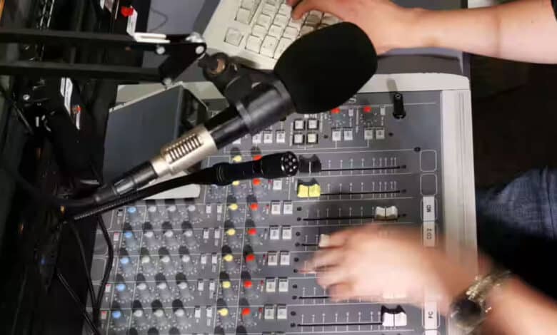 یُوواوانی حیدرآباد میں نوجوانوں کے لیے سنہری موقع — بنیں ریڈیو جوکی، اناؤنسر یا کمپیئر!