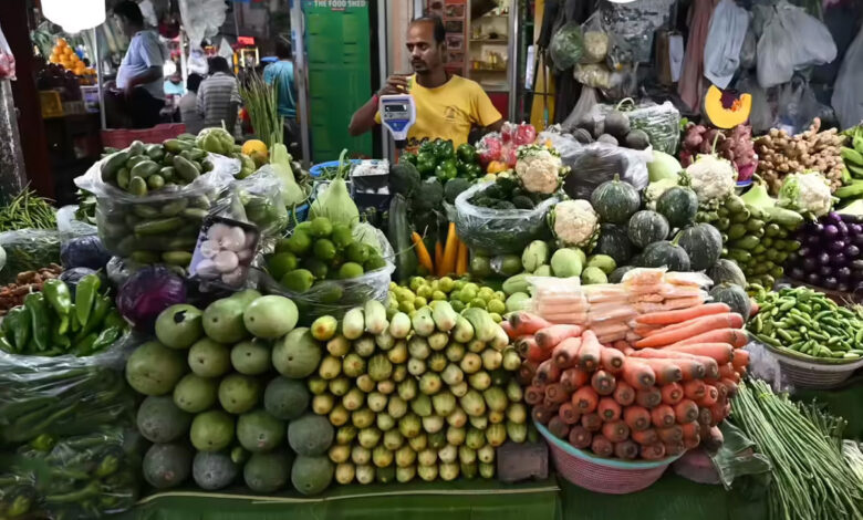 ترکاری کی قیمتوں میں بے تحاشہ اضافہ،  قیمتیں آسمان سے باتیں کرنے لگیں، گھر کا بجٹ تباہ