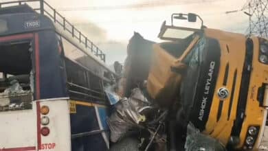 تلنگانہ کے ضلع رنگاریڈی میں خوفناک سڑک حادثہ۔20 افرادہلاک اوردیگر کئی زخمی