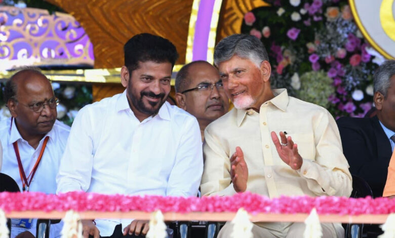 ستیہ سائی بابا کی صد سالہ جینتی۔تلنگانہ اوراے پی کے وزرائے اعلی ایک ساتھ نظرآئے