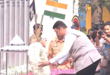 فرنویس اور پوار نے ممبئی میں 26/11 شہداء کوخراج عقیدت پیش کیا