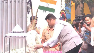 فرنویس اور پوار نے ممبئی میں 26/11 شہداء کوخراج عقیدت پیش کیا