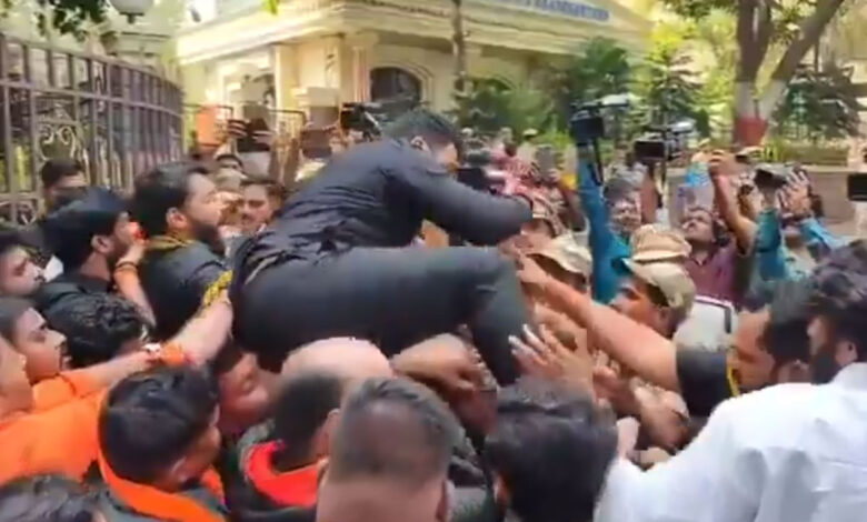 حیدرآباد: ایپاسوامیوں اور بی جے وائی ایم کا ڈی جی پی آفس کے باہر شدید احتجاج، کئی گرفتار