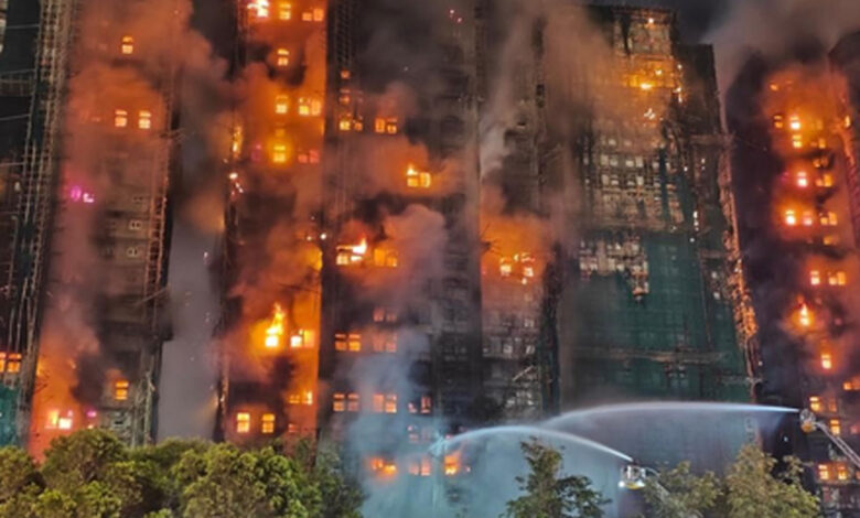 ہانگ کانگ کی رہائشی عمارتوں میں لگی آگ بجھ گئی، ہلاکتوں کی تعداد 128 تک جاپہنچی