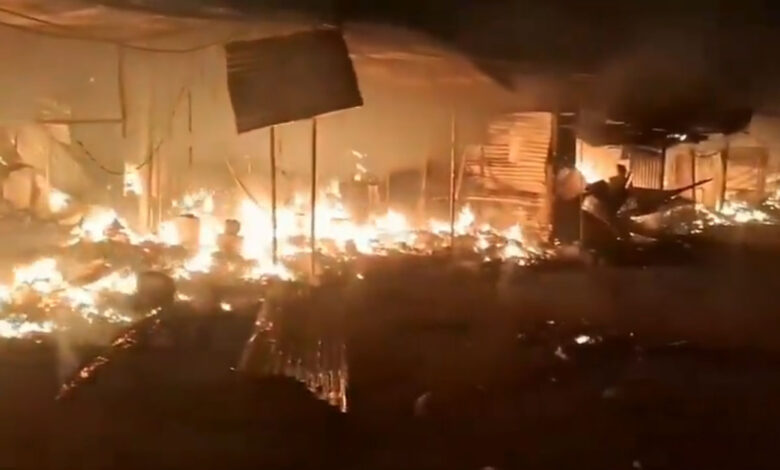 تلنگانہ کے ضلع جگتیال کے کامپلکس کی 20دکانات میں آگ لگ گئی