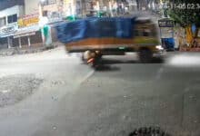 اے پی: بائیک کے لاری سے ٹکراجانے کے نتیجہ میں دونوجوان ہلاک