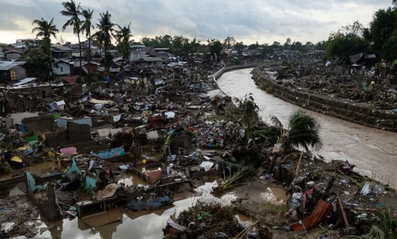 فلپائن میں طوفان کالمیگی کی تباہ کاریاں، 140 ہلاک، درجنوں لاپتہ