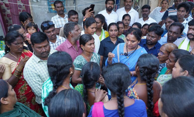 ورنگل: سیلاب متاثرین کو فوری مالی امداد فراہم کی جائے، کے کویتا کا مطالبہ