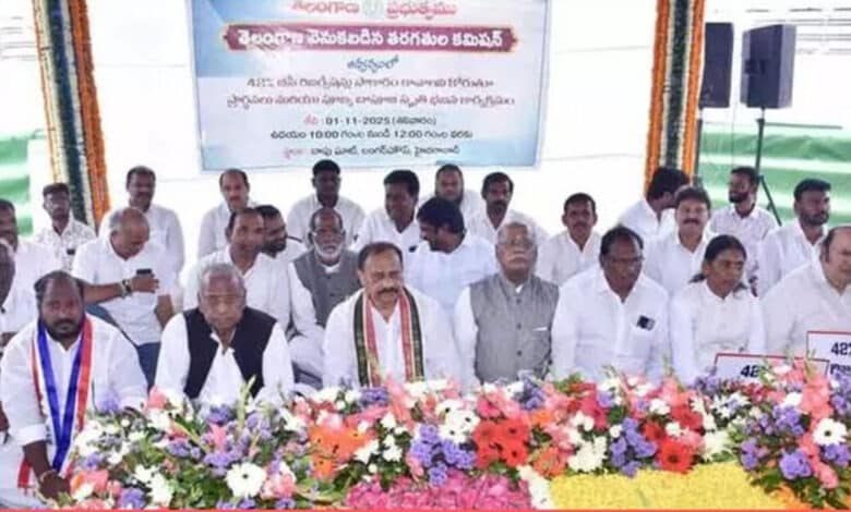 بی سی طبقات کے لئے 42 فیصد ریزرویشن کا مطالبہ۔حیدرآباد کے باپو گھاٹ میں کانگریس قائدین کا بھجن پروگرام