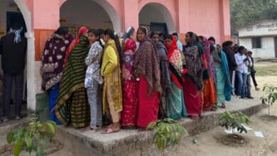 بہار میں دوسرے اور آخری مرحلے کی 122 اسمبلی سیٹوں کے لیے ووٹنگ شروع