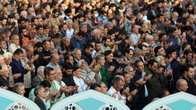 ایران میں خشک سالی کے دوران ہزاروں شہریوں کی مسجد میں بارش کیلئے دعائیں