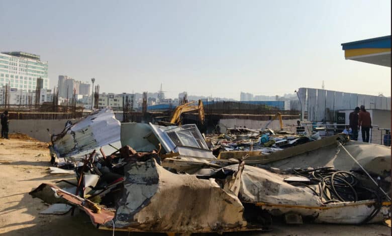 حیدرا نے حیدرآباد کے گچی باولی میں سندھیا کنونشن سنٹر کے قریب غیر مجاز تعمیرات کو منہدم کردیا