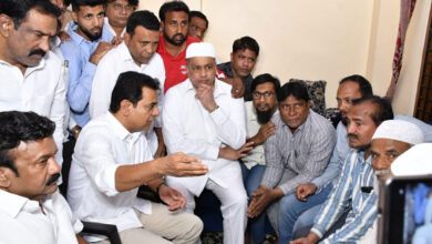 مدینہ بس حادثہ، کے ٹی آر کی جاں بحق ہونے والوں کے افراد خاندان سے ملاقات