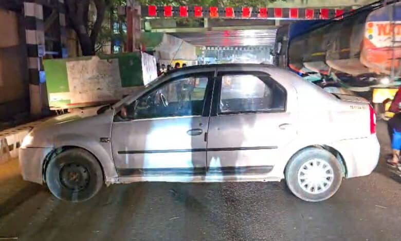 کاچی گوڑہ ریلوے ٹریکس کے قریب لاوارث مشکوک گاڑی سے پھیلی سنسنی، بم اسکواڈ کی فوری کارروائی