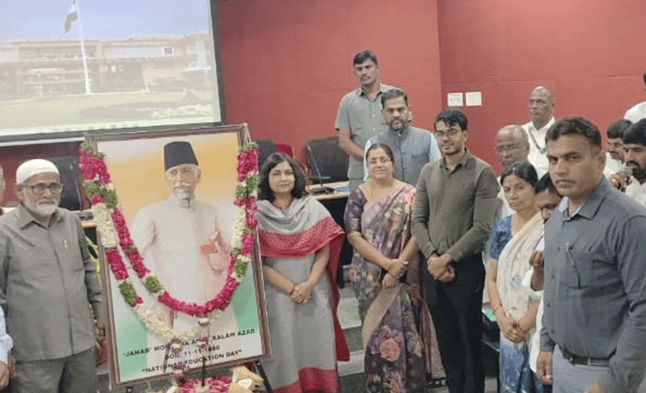 مولانا ابوالکلام آزاد فرد واحد کا نام نہیں، بلکہ اپنی ذات میں خود ایک انجمن:ضلع کلکٹر محبوب نگر وزئیندرا بوئی