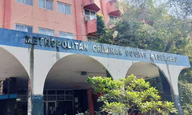 نامپلی کورٹ کو بم اُڑادینے دھمکی، پولیس نے کورٹ خالی کرا کر تلاشی لی