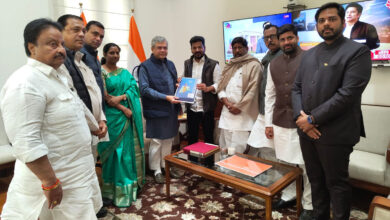 وزیراعلی تلنگانہ کی پارلیمنٹ میں اشونی ویشنوسے ملاقات،تلنگانہ رائزنگ سمٹ میں شرکت کیلئے مدعوکیا