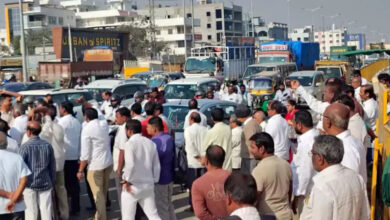 سڑک حادثات کی روک تھام کیلئے فٹ اووربرج کا مطالبہ۔حیدرآباد کے حیات نگر میں زبردست احتجاج