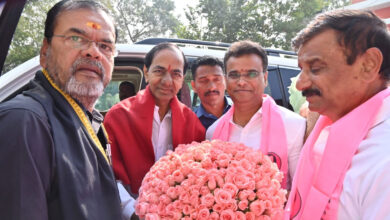 اسمبلی میں کے سی آر کی آمد، بی آر ایس اراکین کا شاندار استقبال