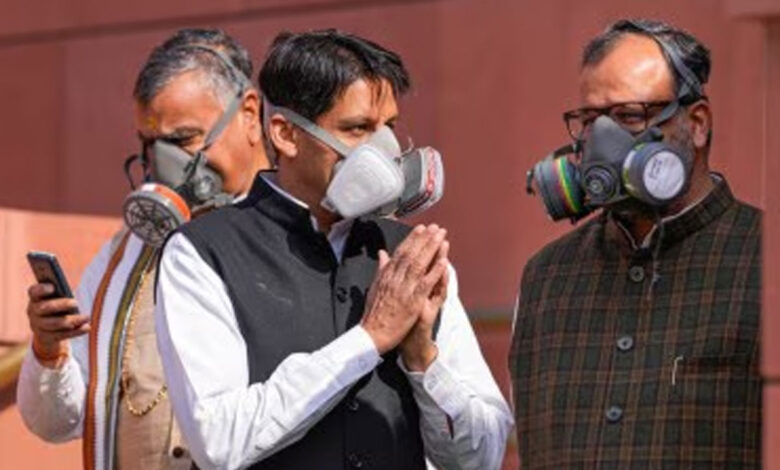 کانگریس کے تین ارکان پارلیمنٹ نے فضائی آلودگی کے مسئلہ پر لوک سبھا میں تحریک التواء کا نوٹس دیا