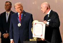 ٹرمپ کو فیفا کے پہلے امن ایوارڈ سے نوازا گیا