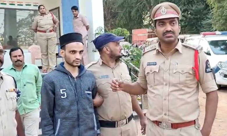 راؤڈی شیٹر کالر عمران گرفتار، سوشل میڈیا پر پولیس کے خلاف بے بنیاد الزامات کے بعد کارروائی