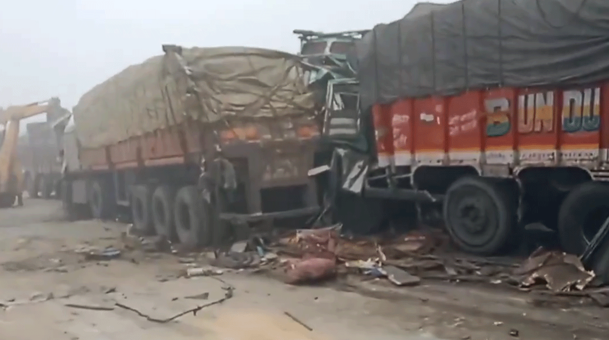 لکھنؤ–وارانسی شاہراہ پر خوفناک سڑک حادثہ، دو افراد ہلاک، 16 زخمی