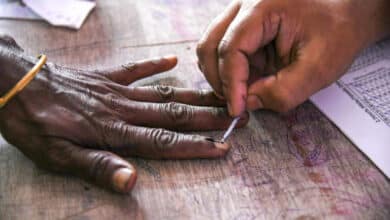 مہاراشٹر میں اپوزیشن نے ضلع پریشد اور پنچایت سمیتی انتخابات کے لیے بیلٹ پیپر سے ووٹنگ کا کیا مطالبہ