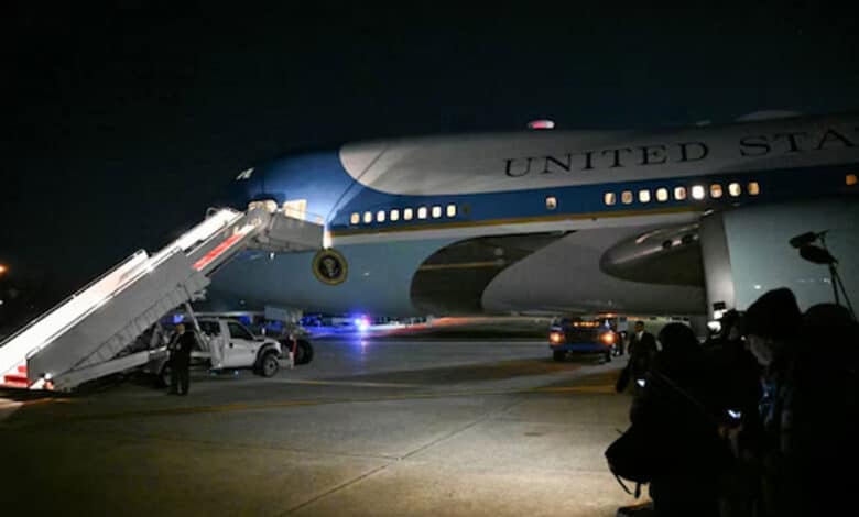 ڈونلڈ ٹرمپ کے طیارے کی اڑان بھرنے کے کچھ دیر بعد واپس لینڈنگ