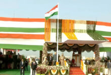 گورنر ایس عبدالنذیر نے امراوتی میں قومی پرچم لہرایا۔پہلی بار دارالحکومت میں یومِ جمہوریہ کی تقریب