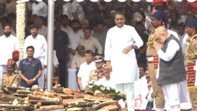 اجیت پوار کی آخری رسومات لاکھوں افراد کی موجودگی میں ادا، وزیر داخلہ امیت شاہ سمیت دیگر کی شرکت