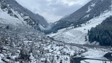 کشمیر میں سردیوں کا زور جاری، سون مرگ سرد ترین علاقہ