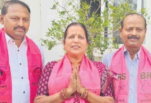 تلنگانہ میں بلدی انتخابات: چین کے ساتھ تصادم میں ہلاک کرنل سنتوش بابو کی ماں انتخابی میدان میں