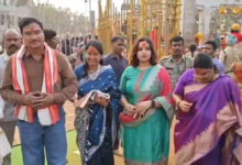 کمشنرحیدرا نے میڈارم جاترا میں درشن کئے