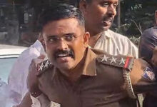 پولیس انسپکٹر 4 لاکھ روپے رشوت لیتے ہوئے رنگے ہاتھوں گرفتار