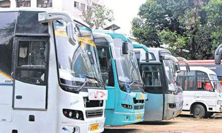 حیدرآباد: سنکرانتی کے موقع پر نجی بس آپریٹرس کی لوٹ مار۔کرایوں میں بے تحاشہ اضافہ، مسافر پریشان