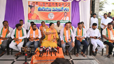 نارائن پیٹ ضلع کو ختم کرنے کی افواہوں پر بی جے پی کا سخت ردعمل، ڈی کے ارونا کا انتباہ