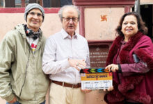 انوپم کھیر نے اپنے پوسٹ میں لکھا:میں نے 'کھوسلہ کا گھوسلہ 2' کا 90 فیصد حصہ مکمل کر لیا ہے۔ میرا دل شکرگزار ہے۔ یہ تھکا دینے والا لیکن دلچسپ تجربہ رہا۔