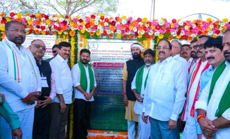 کھمم میں 362 کروڑ روپے کے ترقیاتی منصوبوں کا آغاز، وزیر اعلیٰ ریونت ریڈی نے ایڈولاپورم میں سنگ بنیاد رکھا