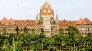 عدالت نے تجویز دی کہ میونسپل کمشنر کو اس وقت تک تنخواہ نہ دی جائے جب تک عدالت اجازت نہ دے۔