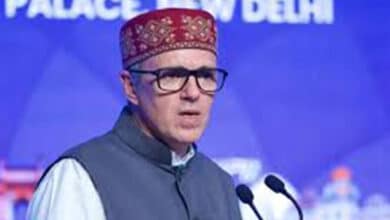 بی جے پی رہنماؤں پر شدید تنقید کرتے ہوئے عمر عبداللہ نے کہا کہ جو لوگ دربار موو کو بند کرتے ہیں یا میڈیکل کالج کے خاتمے پر خوشی مناتے ہیں، وہ جموں کے خیرخواہ نہیں ہو سکتے۔