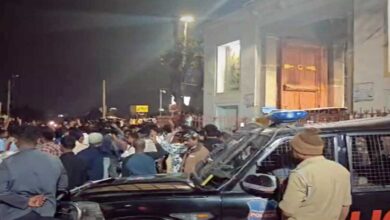 پرانا پل، حسینی عالم میں رات گئے تصادم، اولڈ سٹی میں حالات کشیدہ، پولیس کی بروقت کارروائی