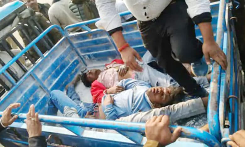 اس حادثے میں ایک نوجوان کی موقع پر ہی موت ہو گئی، جبکہ دو دیگر شدید طور پر زخمی ہو گئے۔