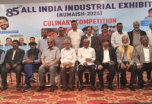 نمائش کلب میں زندہ دلان حیدرآباد کی محفلِ لطیفہ گوئی، “خوش رہیں اور خوشیاں بانٹیں” کا پیغام عام