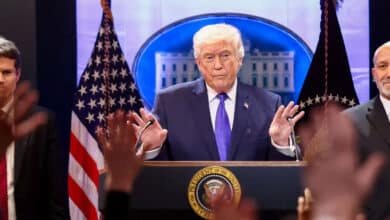 سپریم کورٹ فیصلے کے بعد ٹرمپ کا بڑا اقدام، تمام ممالک پر 10 فیصد گلوبل ٹیرف عائد