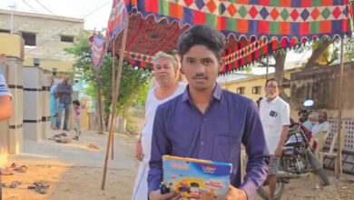 باپ کی موت کے باوجود بیٹا انٹرمیڈیٹ امتحان تحریرکرنے پہنچ گیا