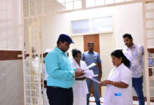 کلکٹر میدک عام آدمی کی طرح سرکاری اسپتال پہنچ گئے