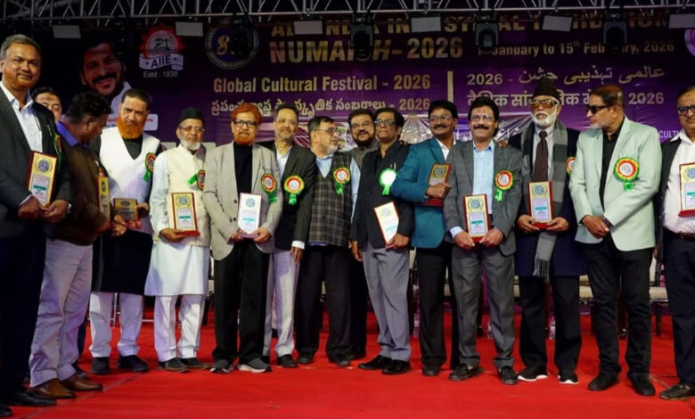 نمائش سوسائٹی تعلیم و ثقافت کے فروغ میں سرگرم، عظیم الشان سنجیدہ و مزاحیہ مشاعرہ منعقد