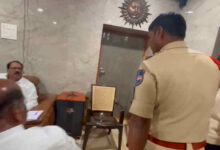 تلنگانہ: پولیس نے بی آرایس قائد دیوی پرساد کی رہائش گاہ کی تلاشی لی