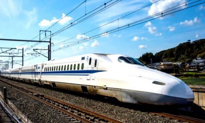 نرملاسیتارمن نے حیدرآباد کو پونے، چنئی اور بنگلور سے جوڑنے والے ہائی اسپیڈ بلٹ ریل کوریڈورکا اعلان کیا